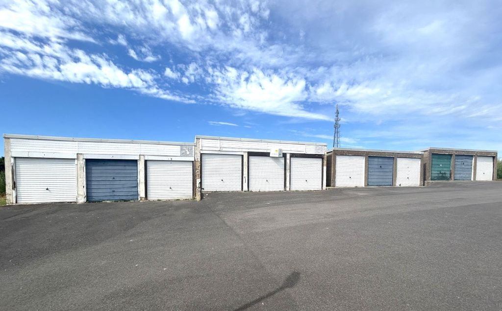 Property photo 1 of 3