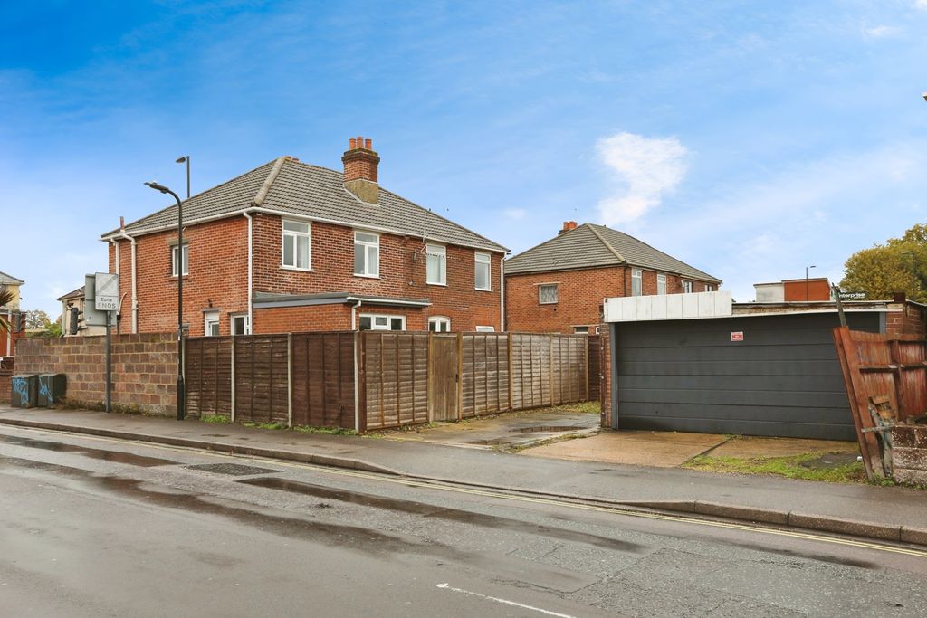 Property photo 2 of 13 Photo