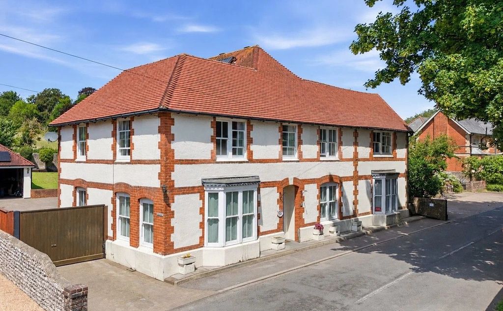 Property photo 1 of 31