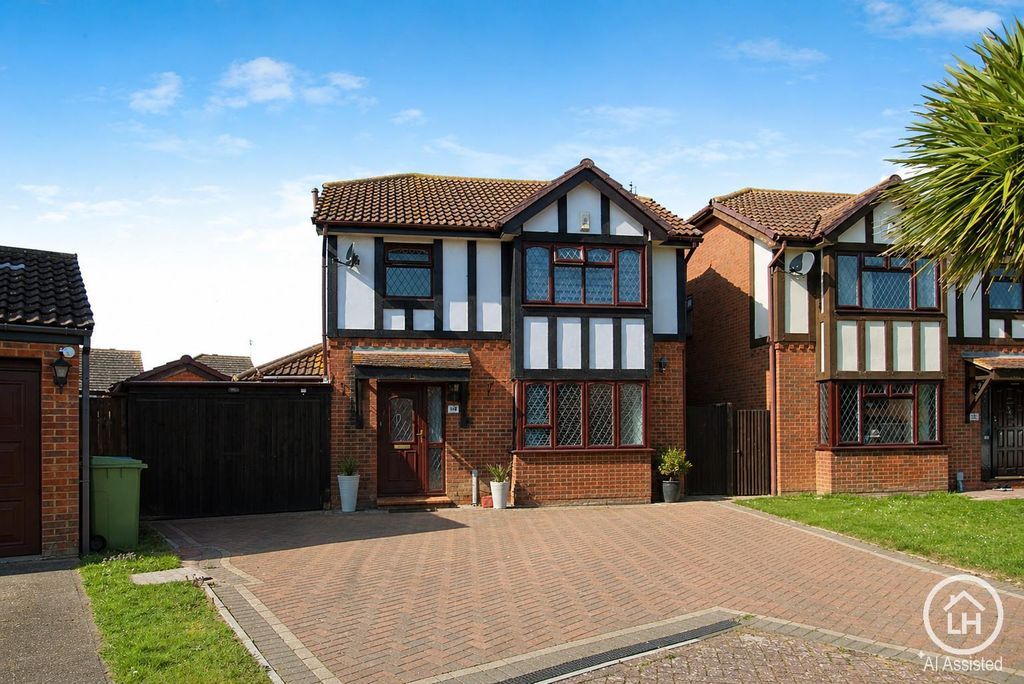 Property photo 1 of 18 External
