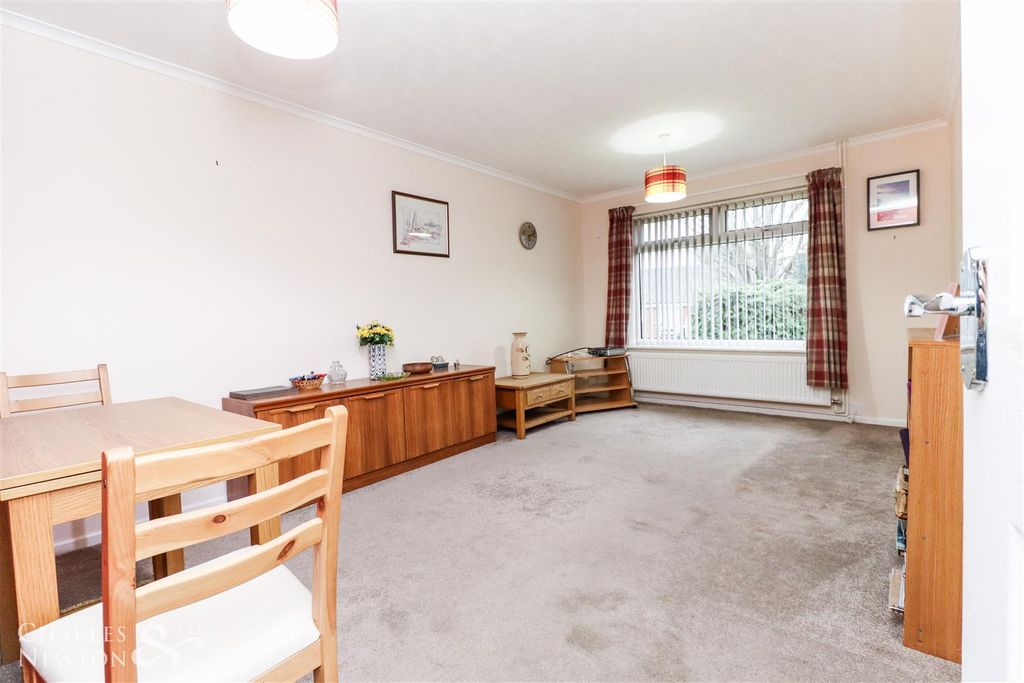 Property photo 2 of 14 Img_9873.Jpg