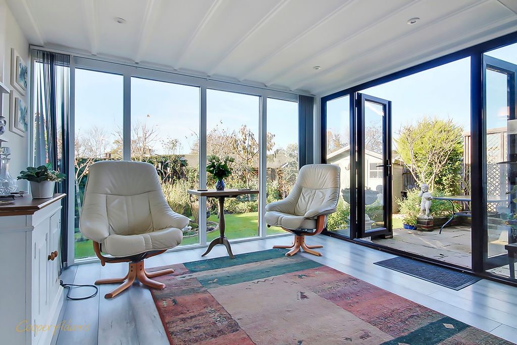 Property photo 3 of 16 Conservatory