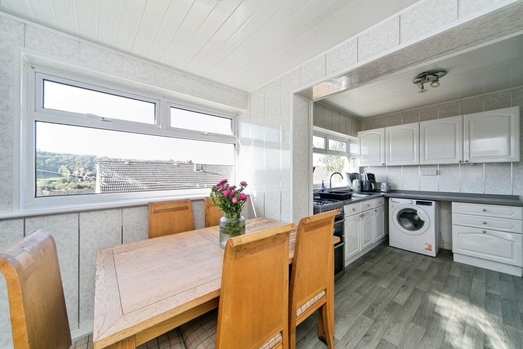 Property photo 3 of 17 Photo