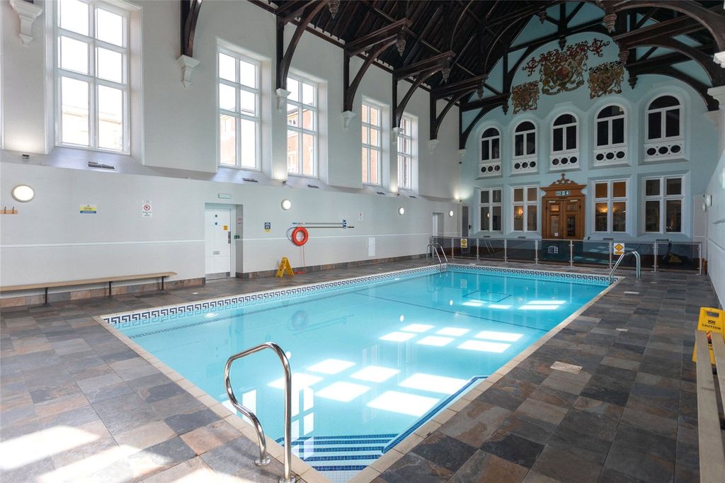 Property photo 3 of 17 Picture 3