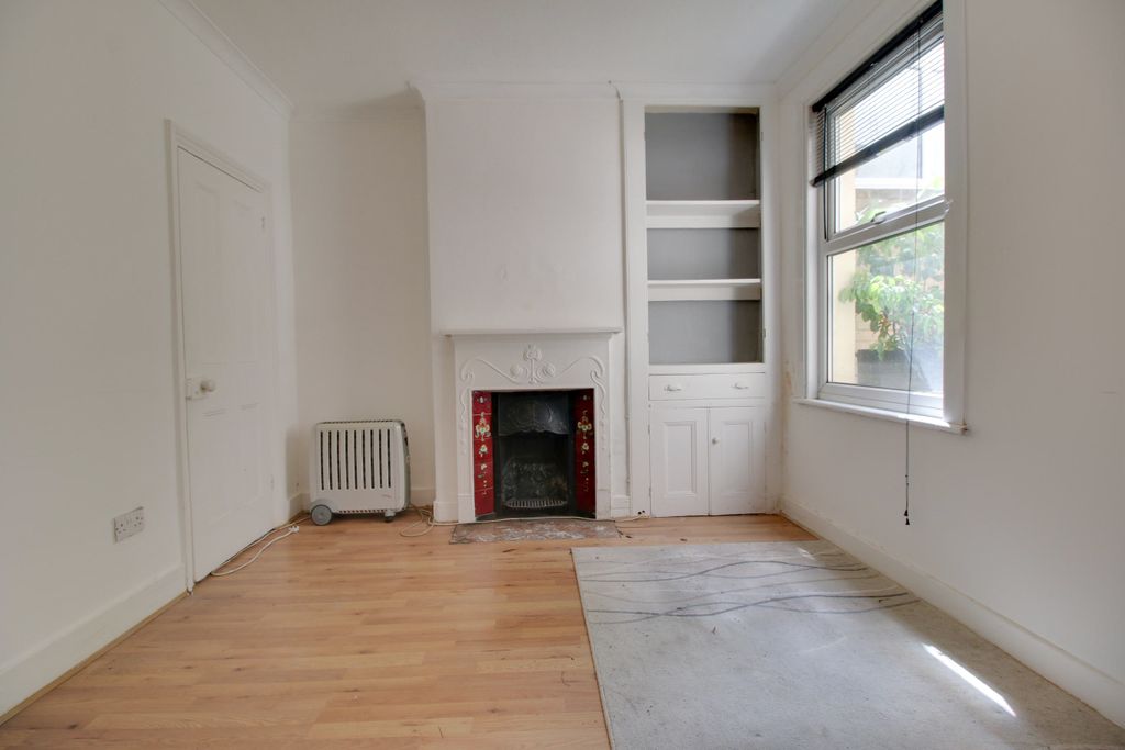 Property photo 3 of 9