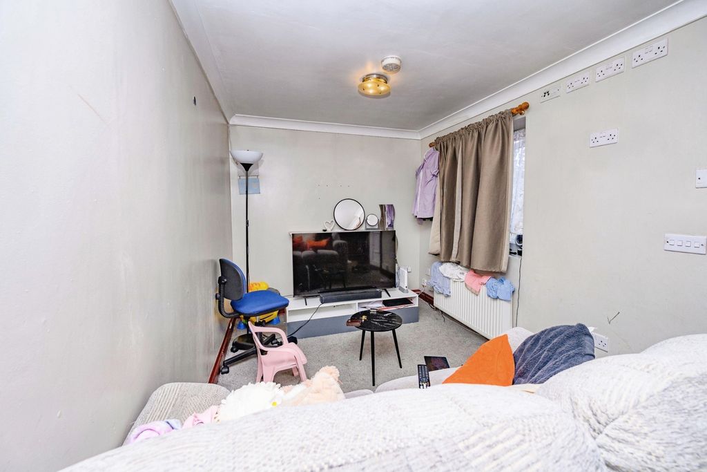 Property photo 3 of 7 Pbox-Img.Jpg