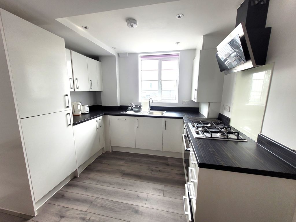 Property photo 2 of 6 Bathroom