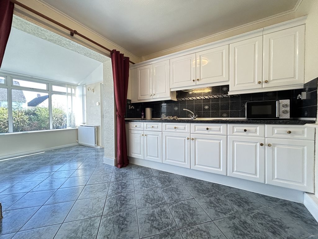 Property photo 3 of 14 Img_7961