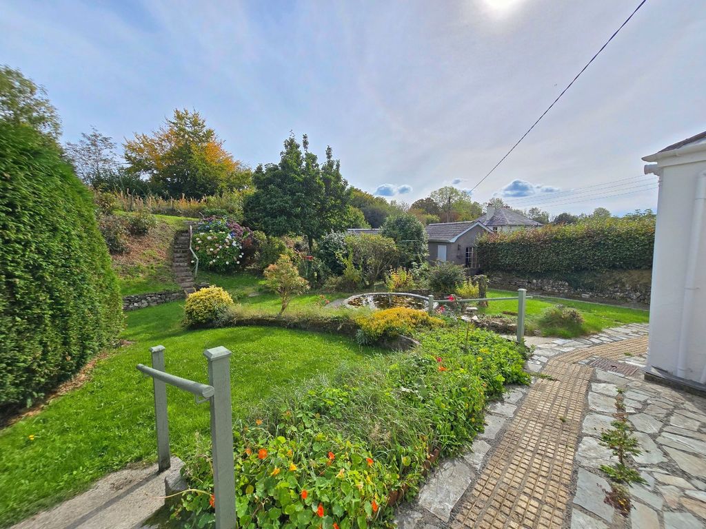 Property photo 3 of 19 4981062