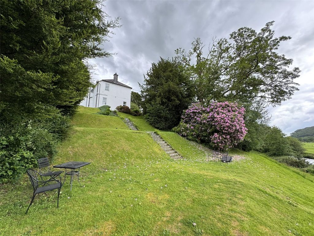 Property photo 2 of 43 Picture No. 38