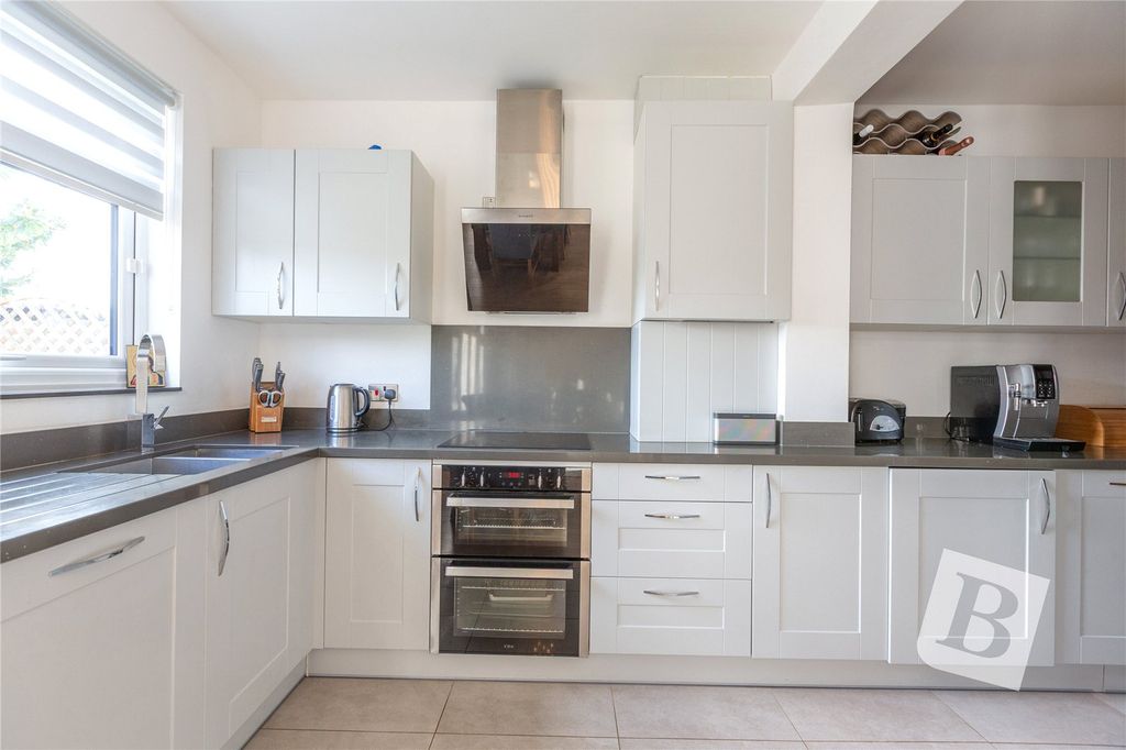 Property photo 3 of 22 Kitchen