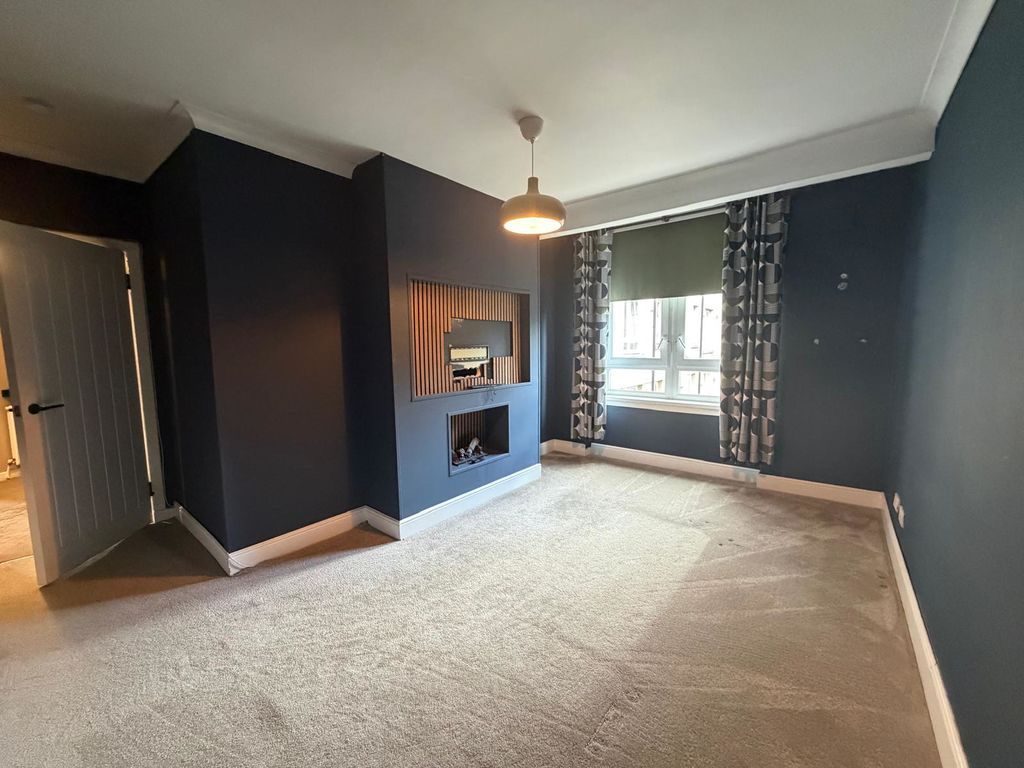 Property photo 2 of 15 Photo 11