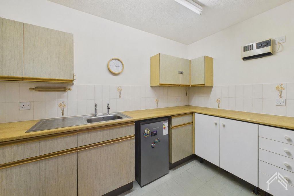 Property photo 3 of 8 Gd3Ve3Vf_Uae1Jgqvdeyrq.Jpg