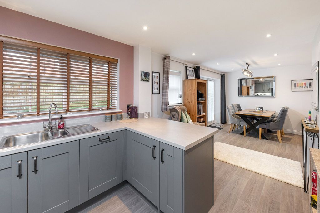 Property photo 3 of 17 Picture No. 13