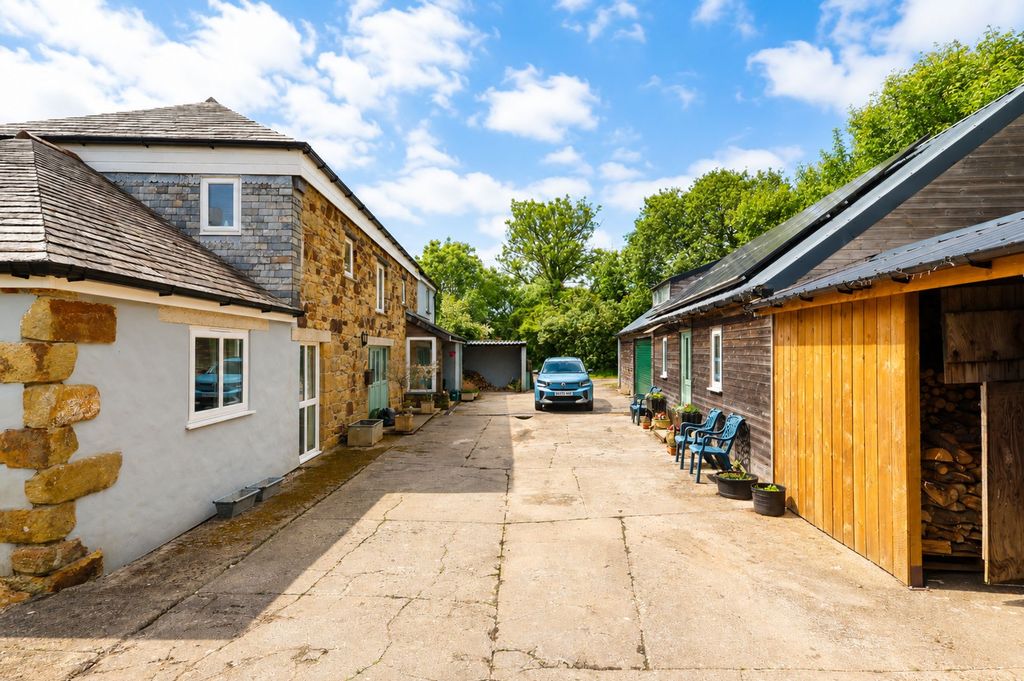 Property photo 2 of 31 External