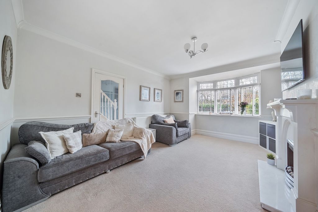 Property photo 2 of 23 1385344-13-692985d29Ea7F-Arw-1