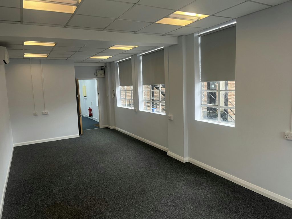 Property photo 3 of 14 Suite18Upminsterofficetolet2.Jpg