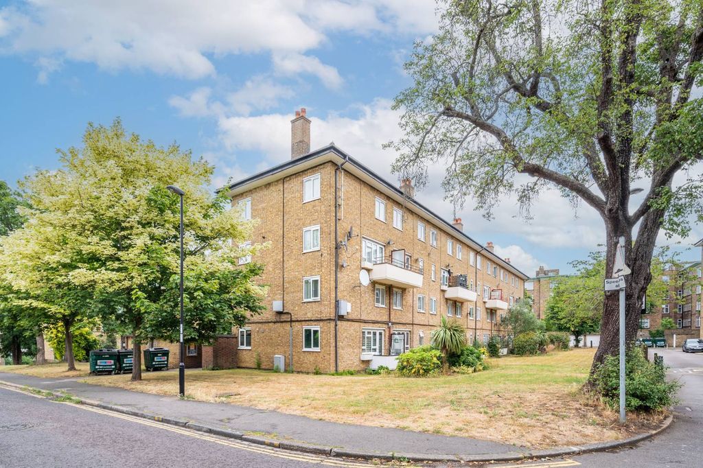 Property photo 2 of 12