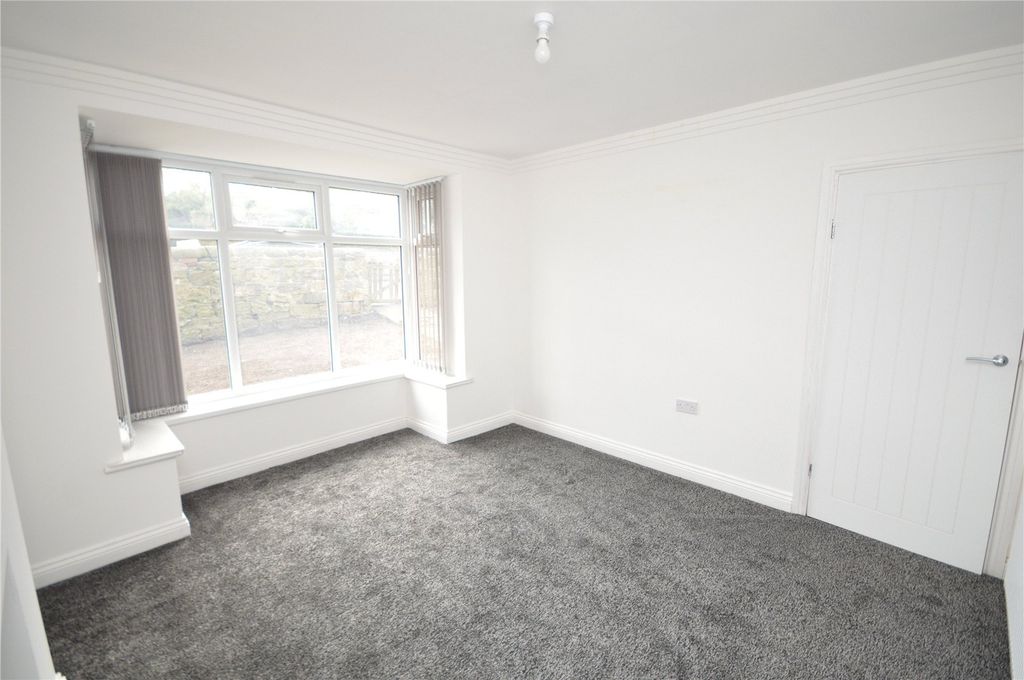 Property photo 3 of 11 Picture 3