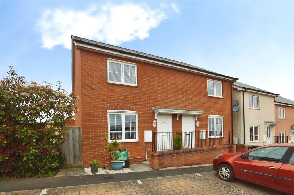 Property photo 1 of 10 Front