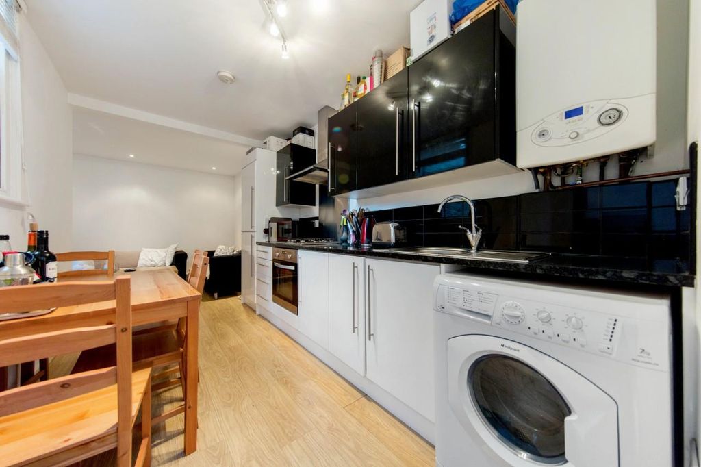 Property photo 3 of 8