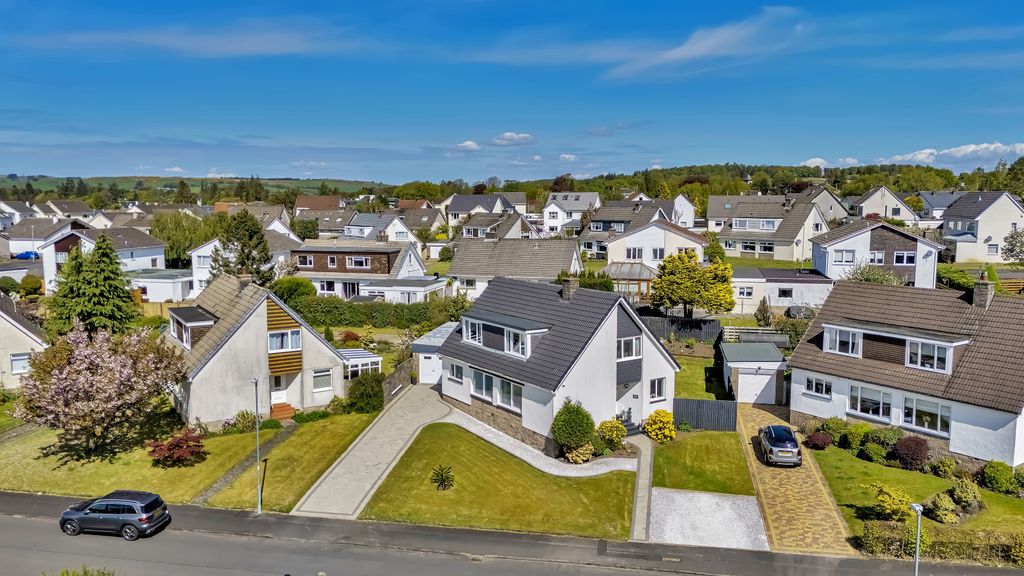 Property photo 1 of 49 135-Print-27 Belmont Road_87
