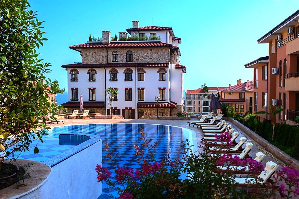 Property photo 1 of 12