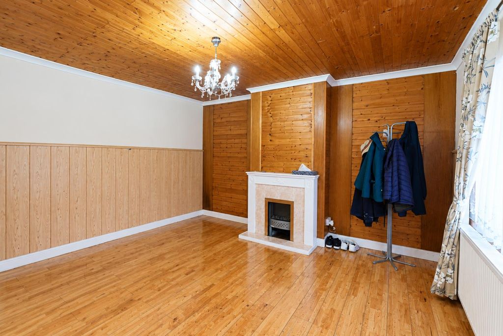 Property photo 2 of 7 C1 2 .Png