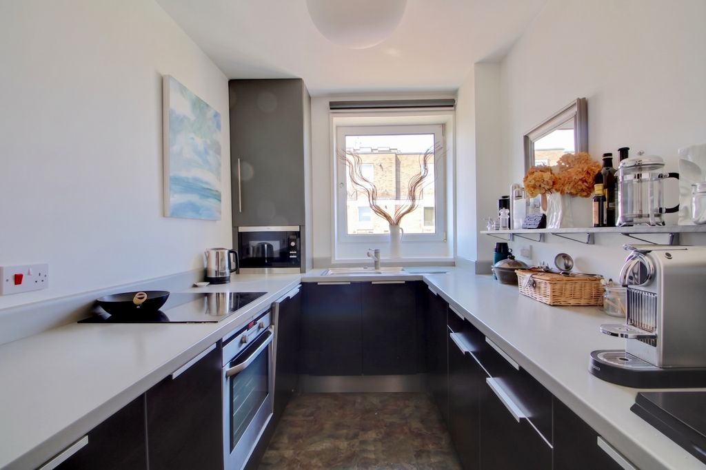 Property photo 3 of 13 Kitchen