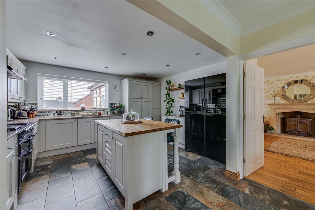 Property photo 3 of 40 Dsc_3493-Dsc_3497.Jpg