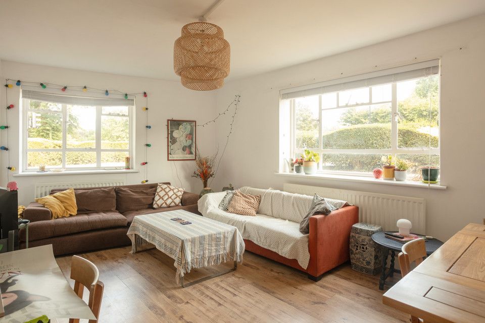 Property photo 1 of 28