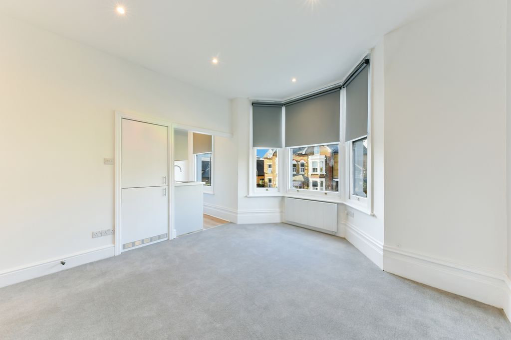 Property photo 3 of 9 Living Area