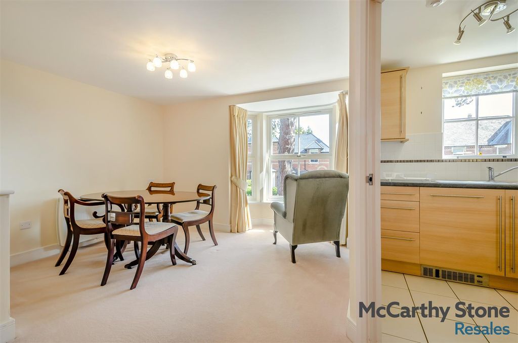 Property photo 3 of 30 8688912-Interior02.Jpg