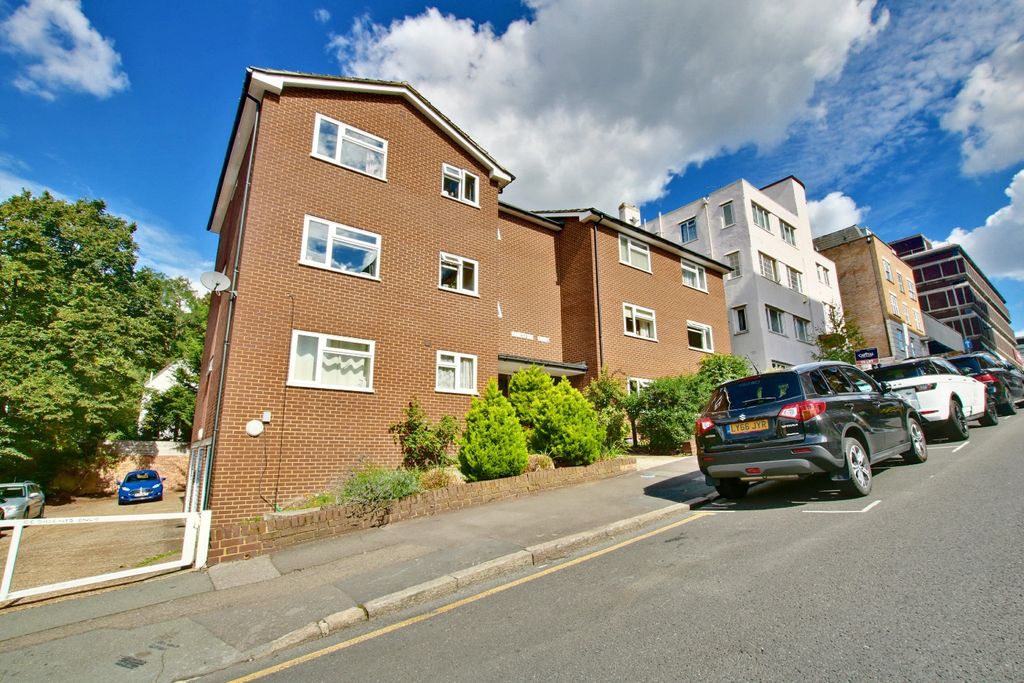 Property photo 1 of 10 2028551