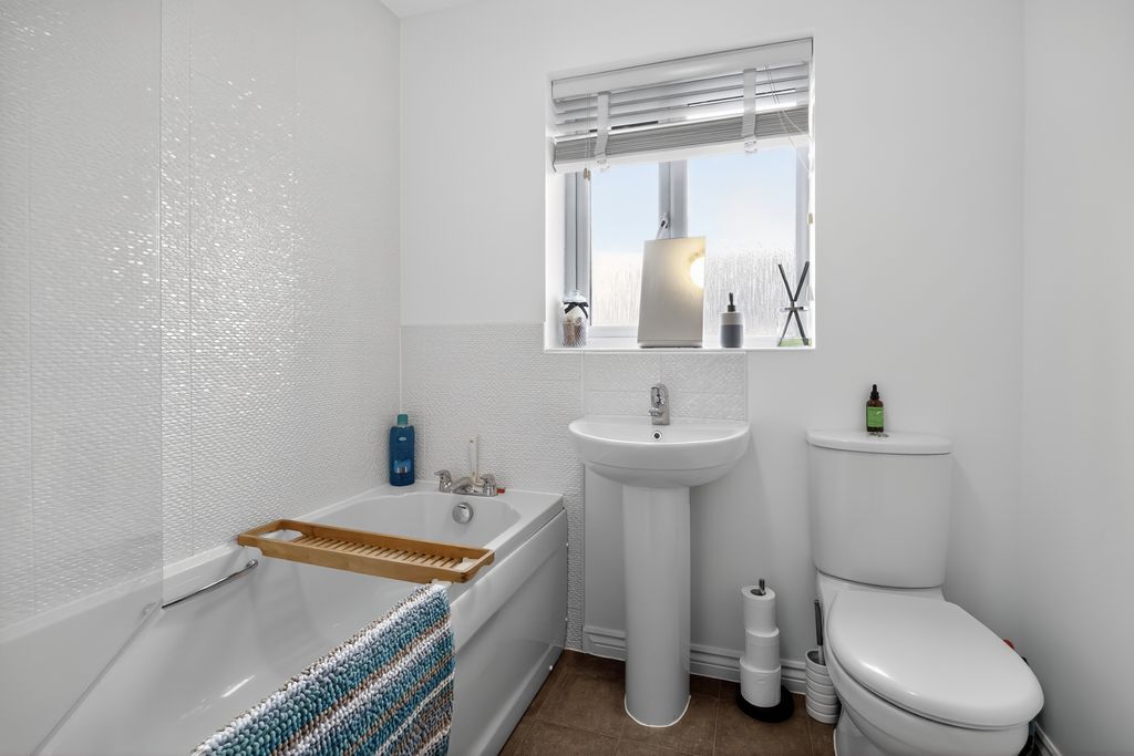 Property photo 2 of 20