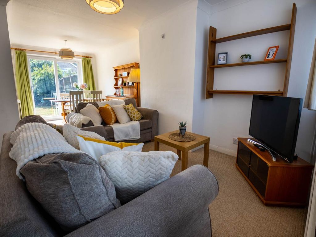 Property photo 1 of 16 114_Salisbury_Road_Canterbury-12