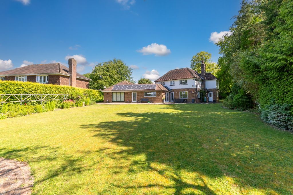Property photo 2 of 27 4846823