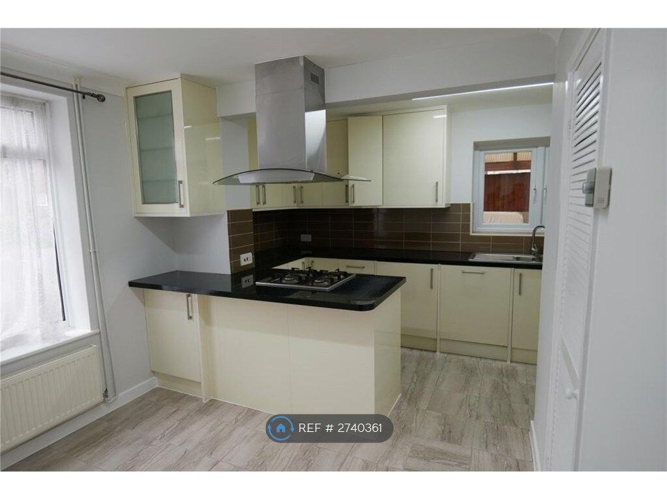 Property photo 2 of 17 Kitchen