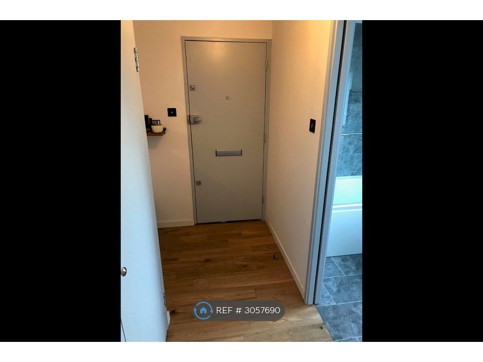 Property photo 3 of 28 Hallway