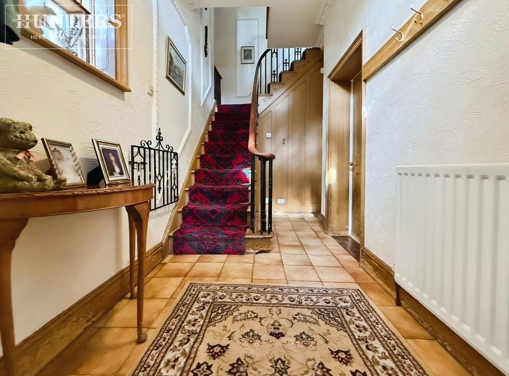 Property photo 2 of 31 Pbox-Unknown-341358.Jpg