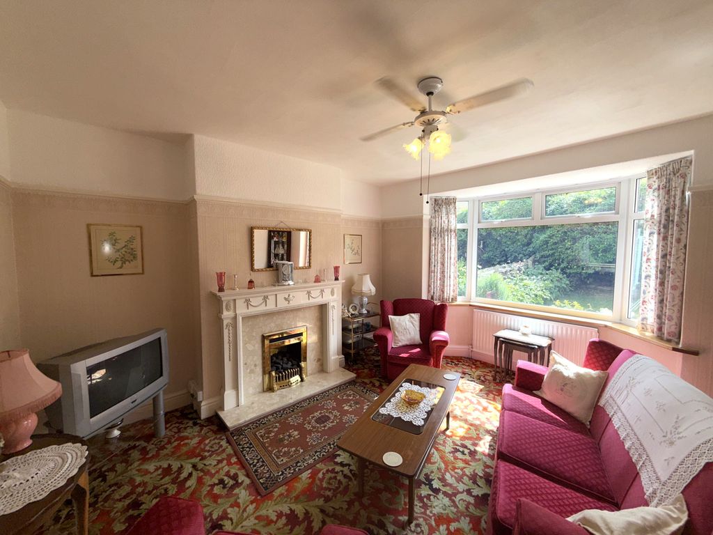 Property photo 2 of 13
