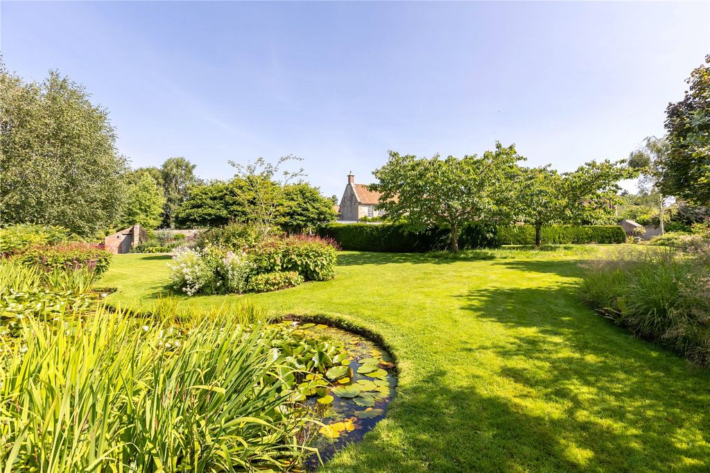 Property photo 2 of 29 Beautiful Gardens