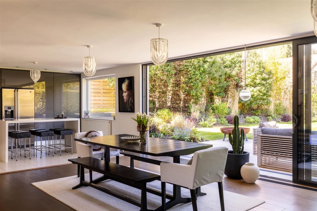 Property photo 2 of 29