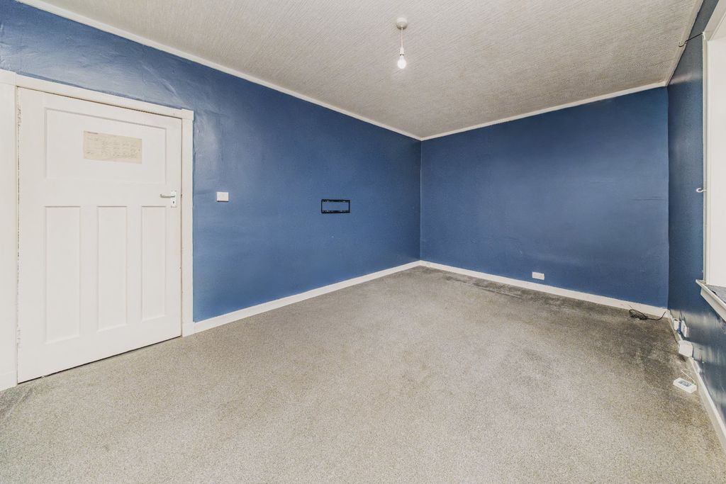 Property photo 3 of 14 Picture 3