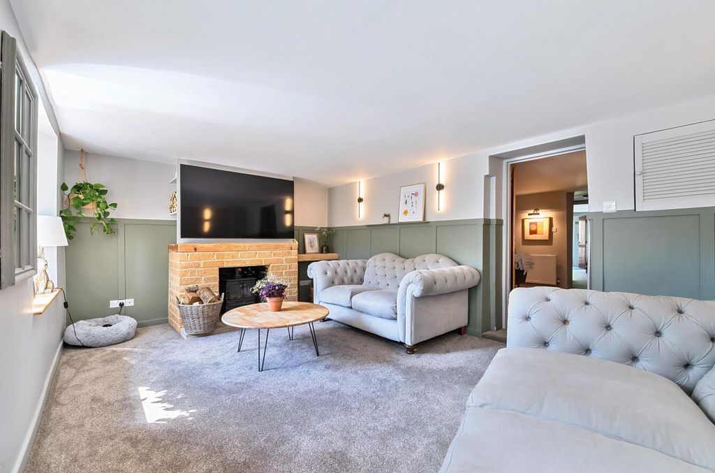 Property photo 2 of 22 1298285-2-682c9943c6Fb5-Arw-1.Jpg