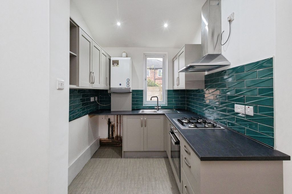 Property photo 3 of 15 Pbox-Img.Jpg