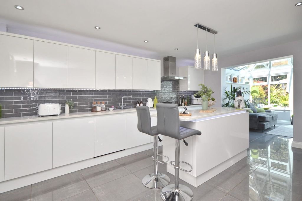 Property photo 3 of 36 Kitchen