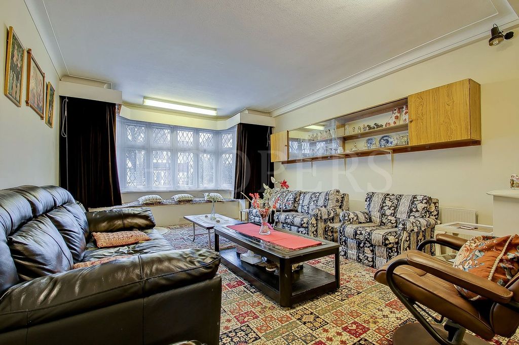 Property photo 3 of 15