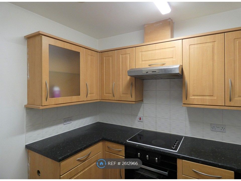 Property photo 3 of 6 Kitchen