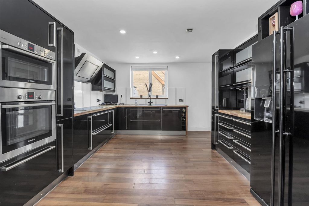 Property photo 3 of 24 Dcp_8255.Jpg